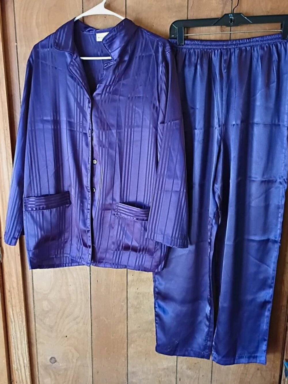 Jaclyn Smith Women’s Purple Satin Button Front Pajama Set Size M